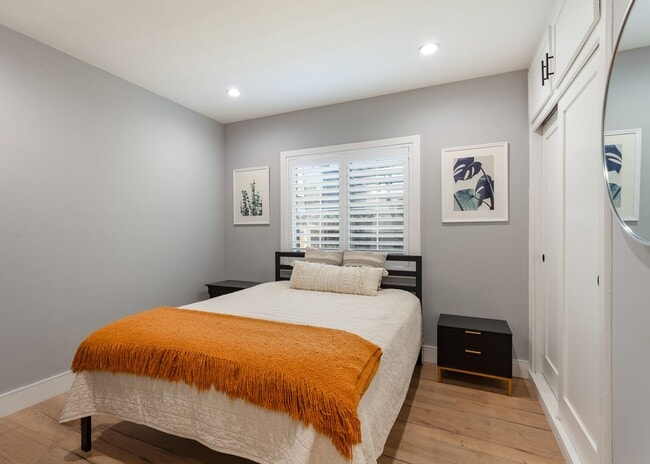 Building Photo - *Unfurnished* Gorgeous 4-Bed Oasis with Po...