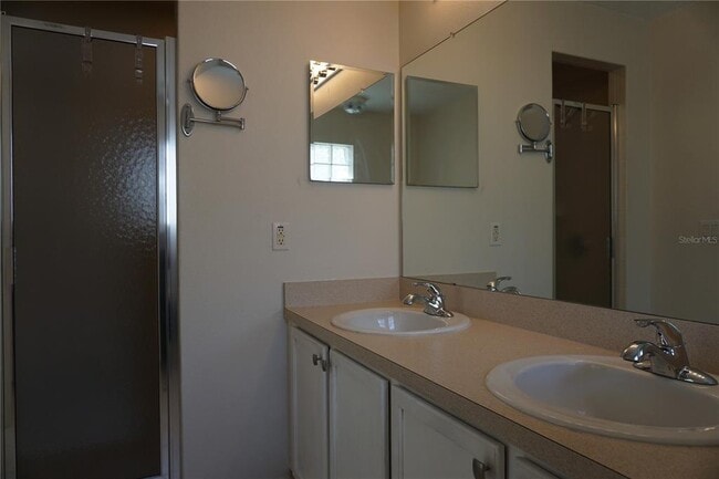 Building Photo - 500 Vista Oaks Way