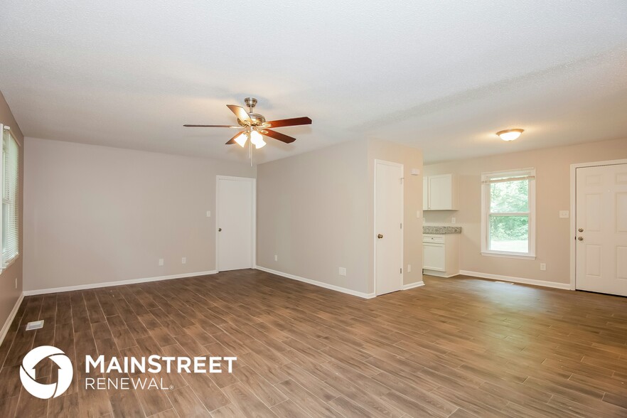 Building Photo - 4511 Longbriar Dr