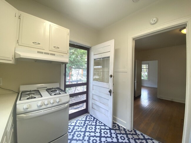 Building Photo - San Gabriel-2845