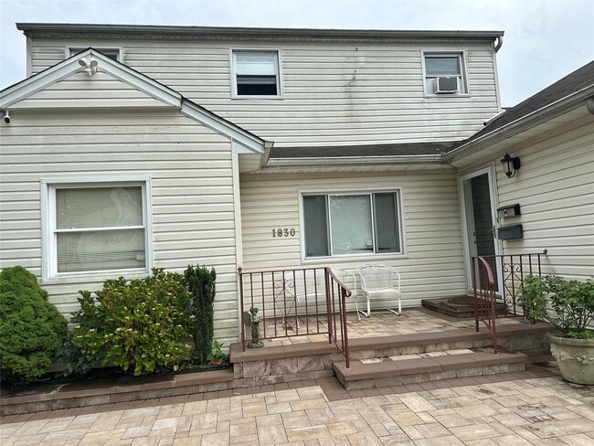 Primary Photo - 1830 Harvey Ln