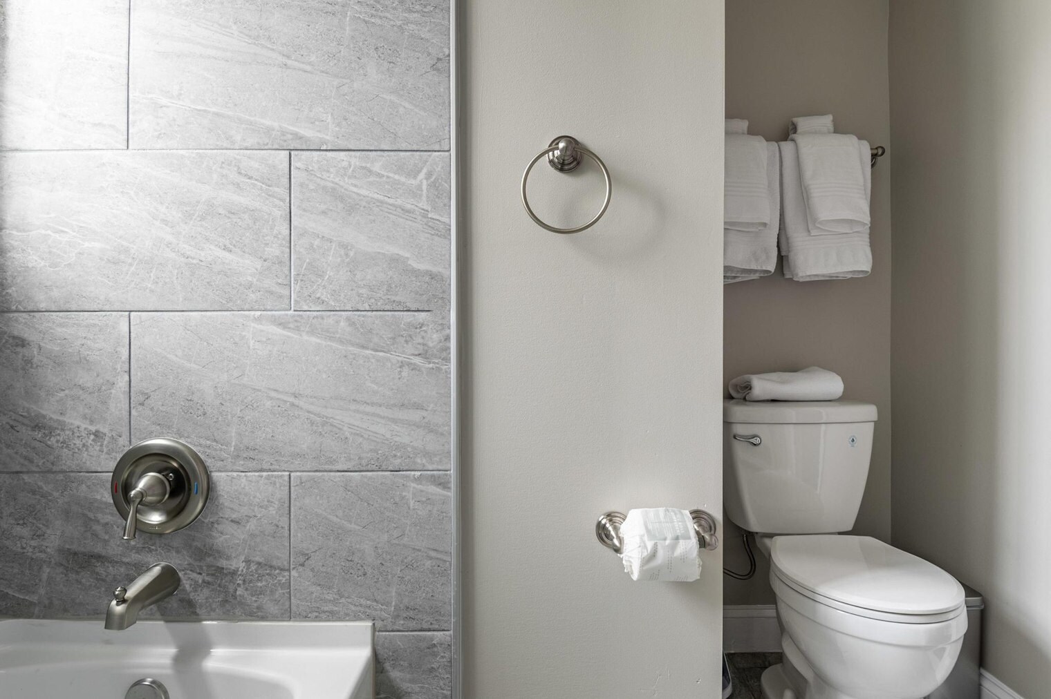 Building Photo - 701 E St SE