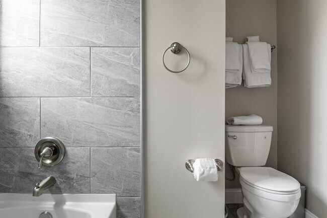 Building Photo - 701 E Street Southeast-ID1011205P