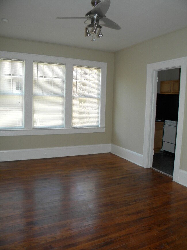 Bedroom - 2331 Riverside Ave