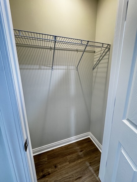 Building Photo - 6807 S Paulina St