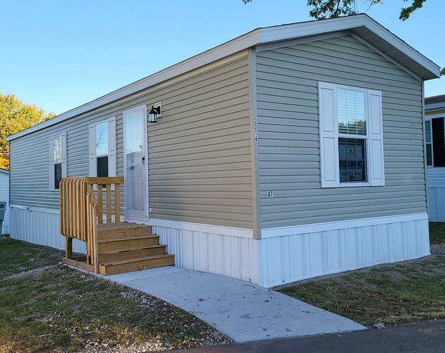 Building Photo - 2314 Catalpa St