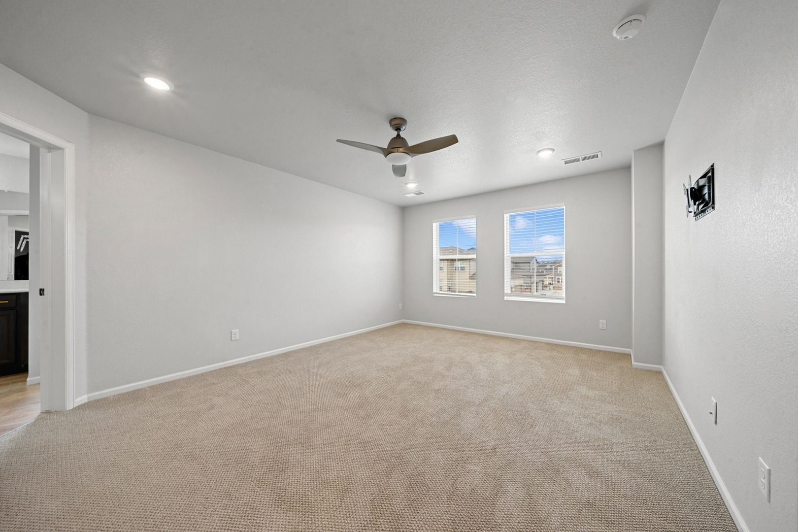 Building Photo - 470 Hyde Park Cir