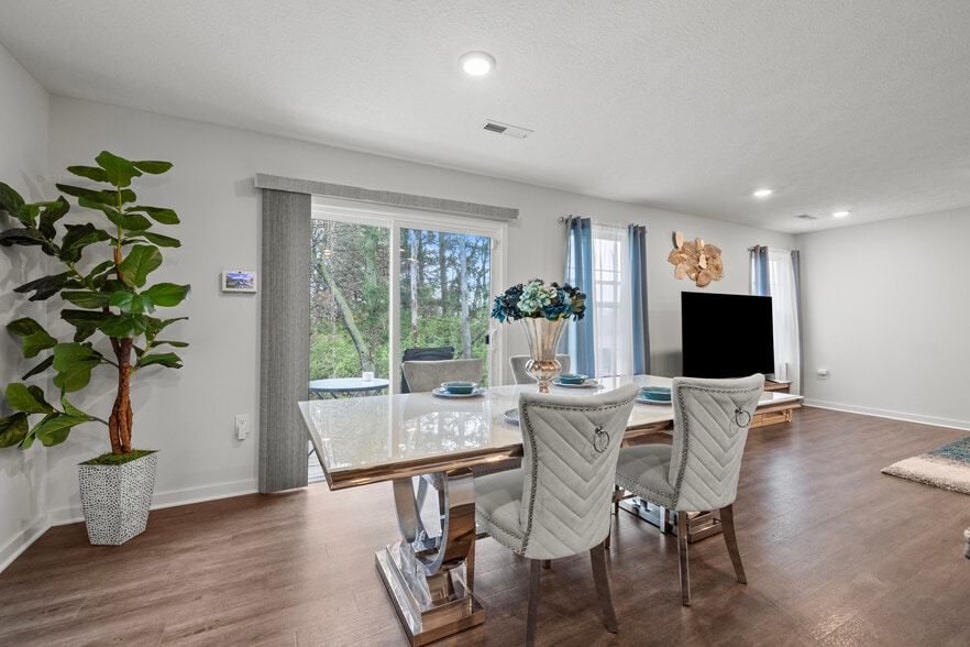 Building Photo - 5969 Hollett Dr S