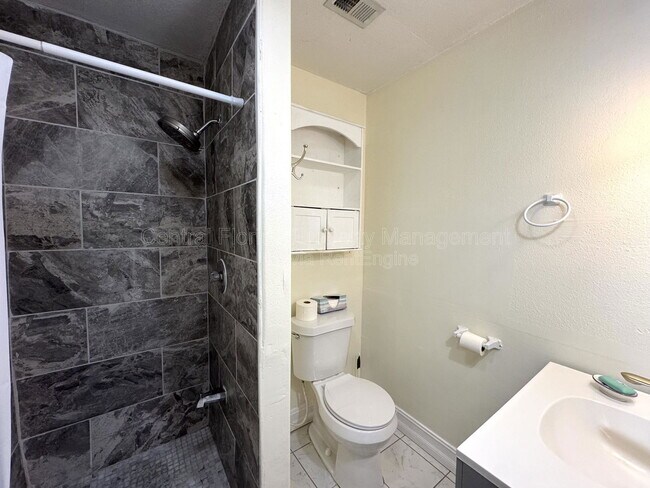 Building Photo - 603 Hawaiian Way