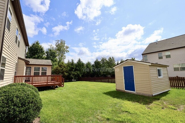 Building Photo - 6924 Swanhaven Dr