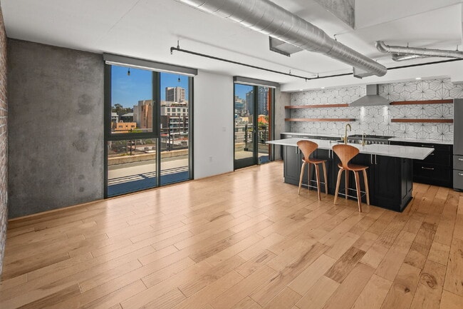 Building Photo - 1780 Kettner Blvd