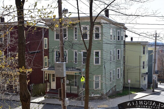 Building Photo - 90 Fisher Ave