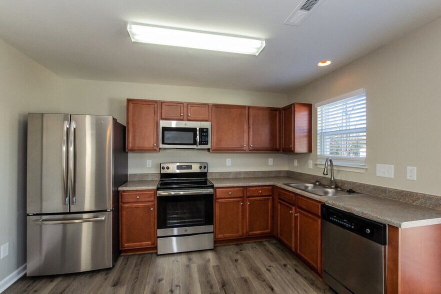 Building Photo - 913 Cassidy Dr