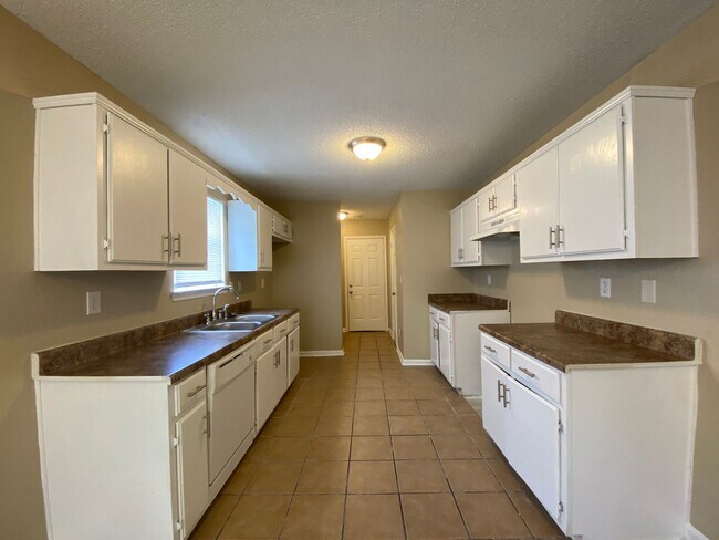 Building Photo - 4832 Royal Run Dr