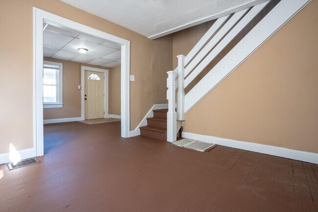 Building Photo - 85 N Ewing St