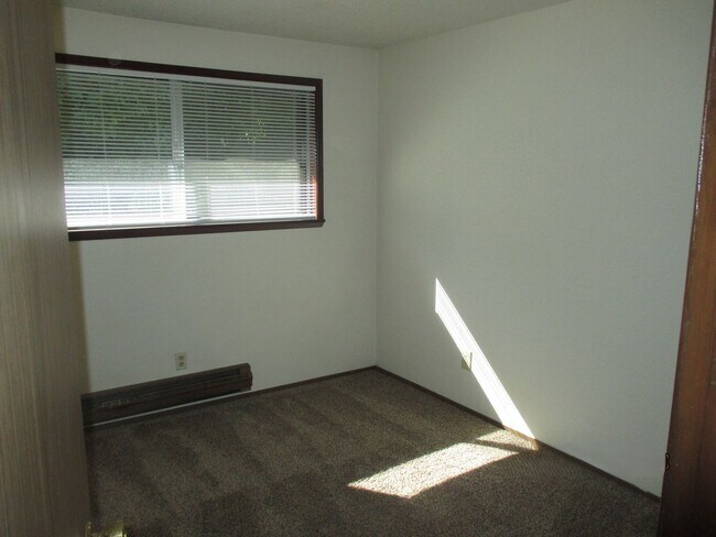 Building Photo - Paige - 13104