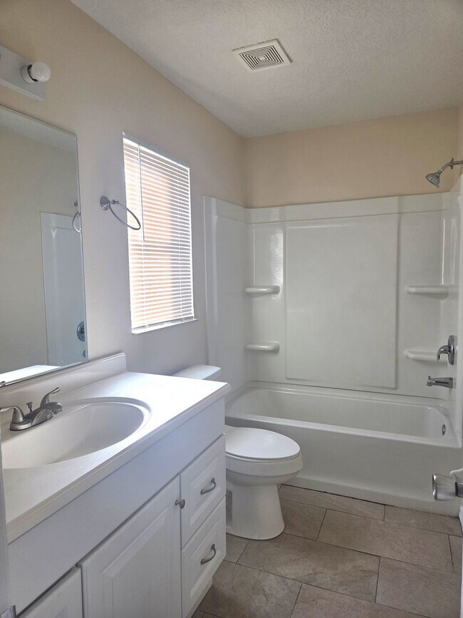 Building Photo - Cardinal Pines East