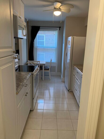 Separate galley style kitchen - 160 72nd St