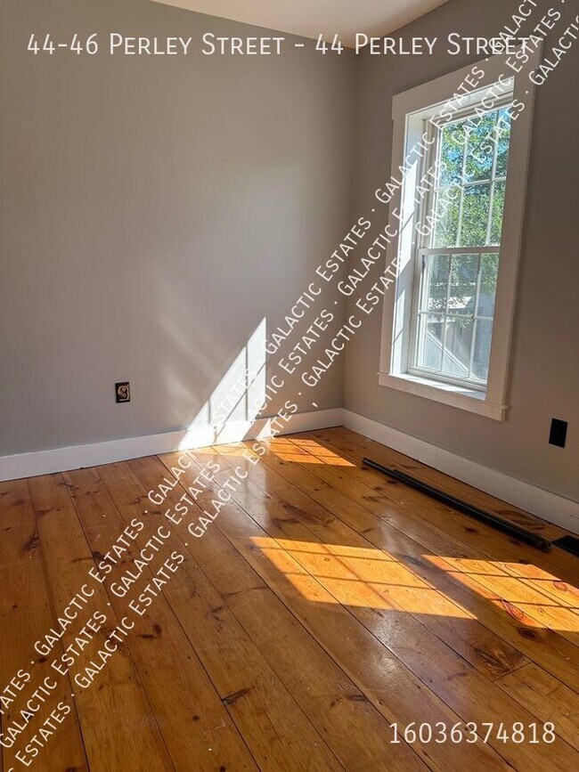 Building Photo - Spacious Renovated 3 Bedroom Duplex!