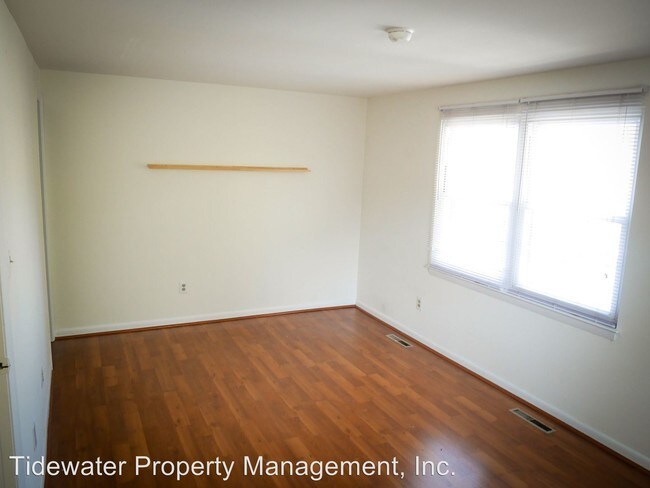 Building Photo - 280 E Chalet Cir