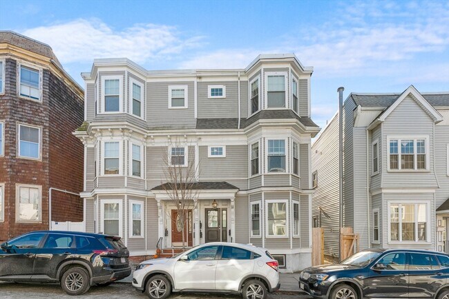 Building Photo - 619 E 3rd St