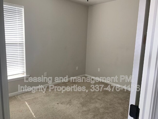 Building Photo - 201 St Caillin St