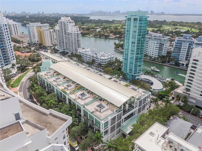 Building Photo - 6000 Collins Ave