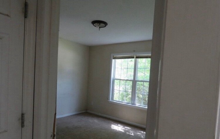 Building Photo - 1624 Fresno St