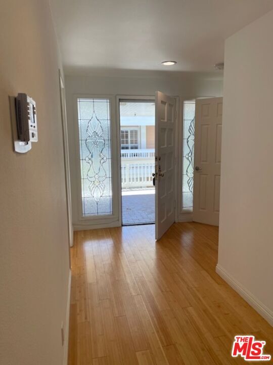 Building Photo - 4338 Redwood Ave