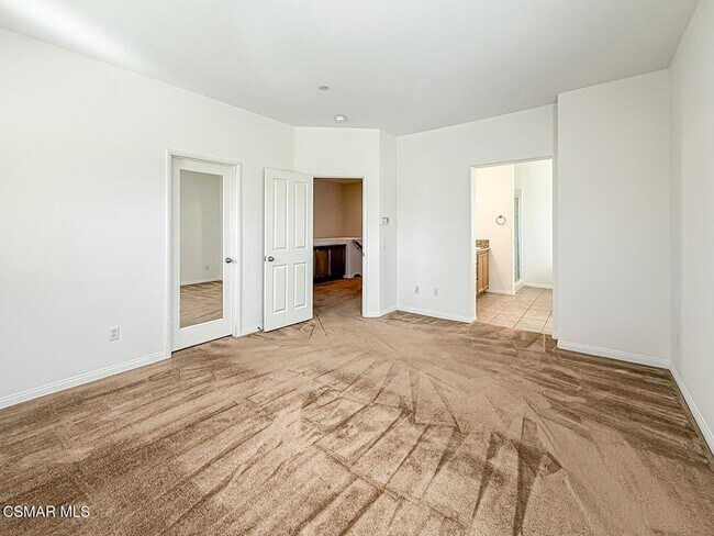 Building Photo - 2930 Esperanza Way