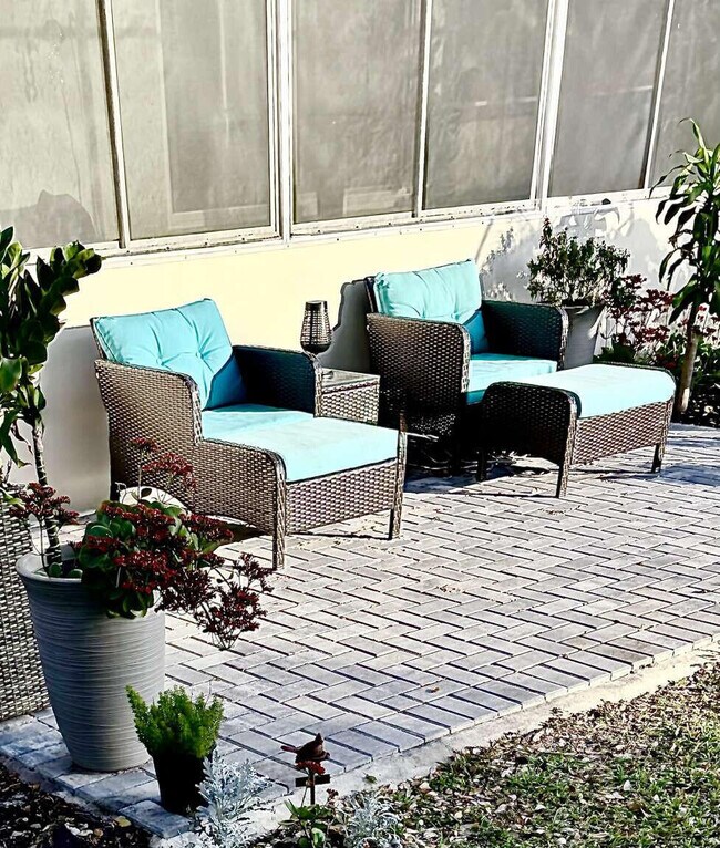 Building Photo - 433 Durham O