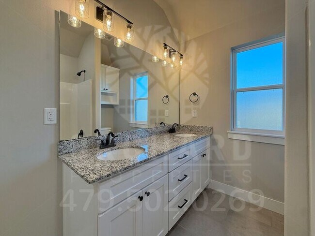 Building Photo - Tontitown- Single-Family Home- Desirable Hickorywood Plan- 4 Bedroom!