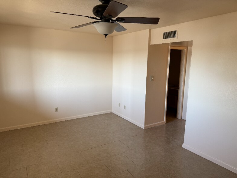 Building Photo - 2803 S 1st Ave