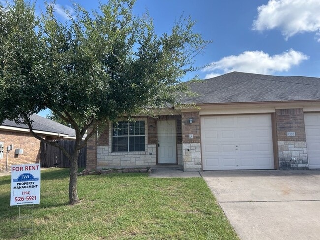 Primary Photo - 1303 Cinch Dr