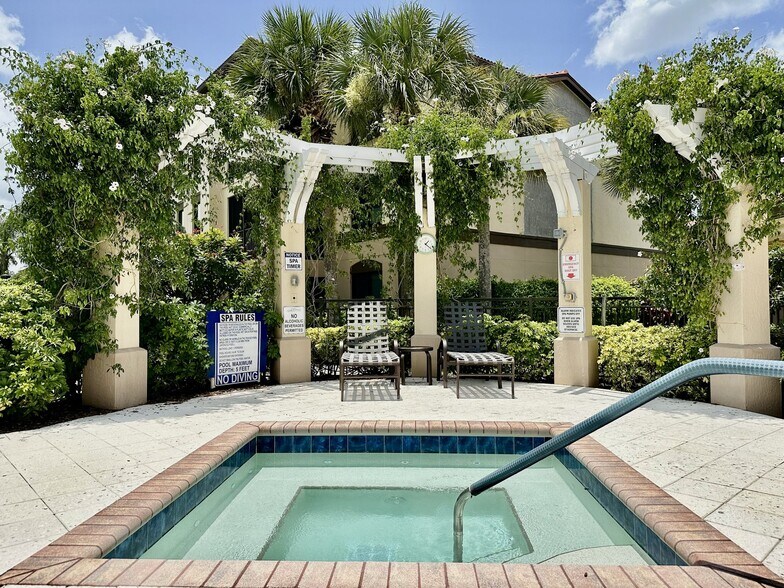 Building Photo - 12935 Violino Ln