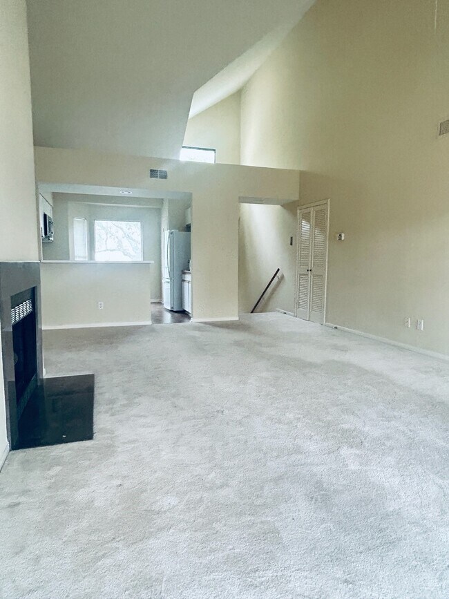 Building Photo - 4144 Greystone Way