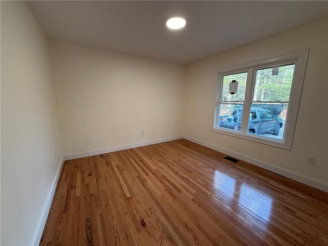 Building Photo - 739 Victory Hwy