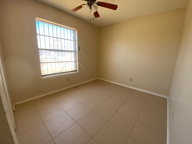 Building Photo - Northeast Home for Rent