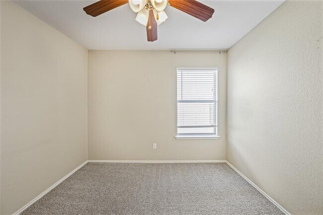 Building Photo - 20009 Hawk Hood Dr