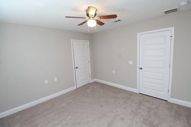 Building Photo - Ready Now!! 3-Bed/2-Bath Brick Home in Mil...