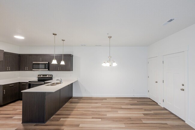 Building Photo - 693 S 4500 S