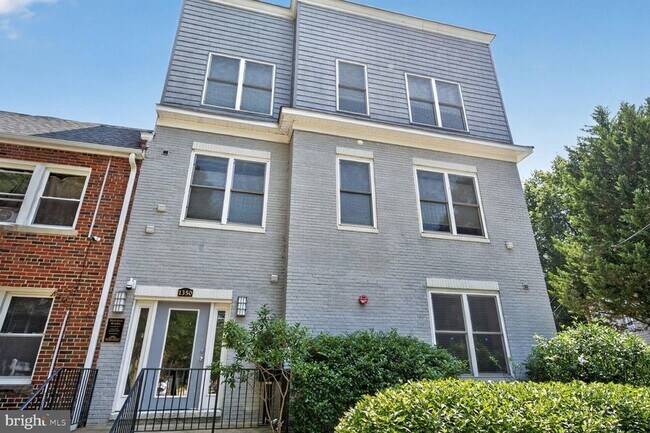Building Photo - 1350 Nicholson St NW