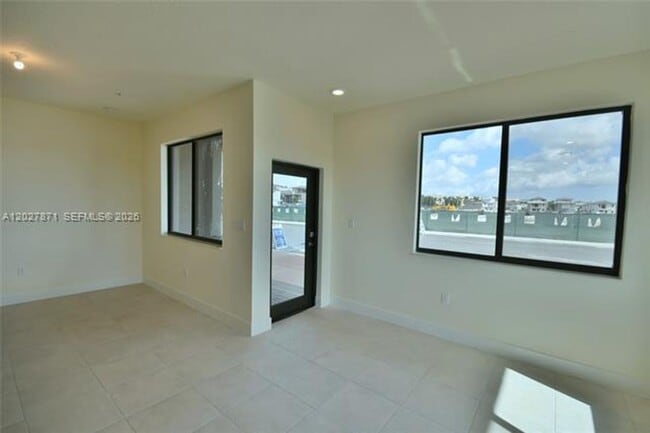 Building Photo - 4700 NW 84th Ave
