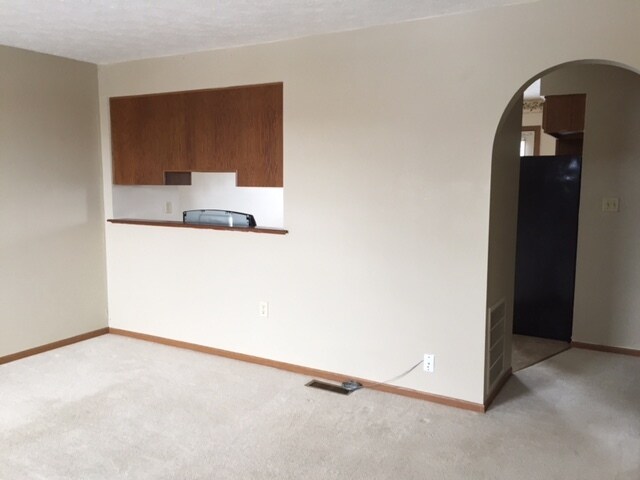 Building Photo - 604 Sunset Cir