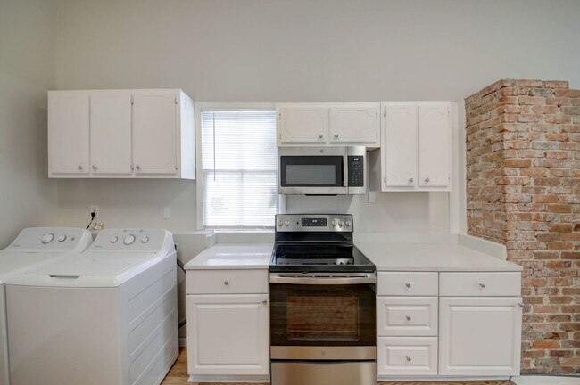 Building Photo - 602 W 36th St