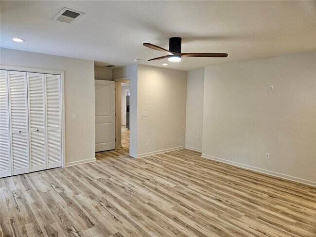 Building Photo - 2272 Collier Dr