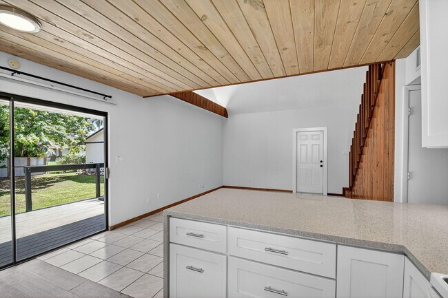 Building Photo - 3532 Coconut Rd
