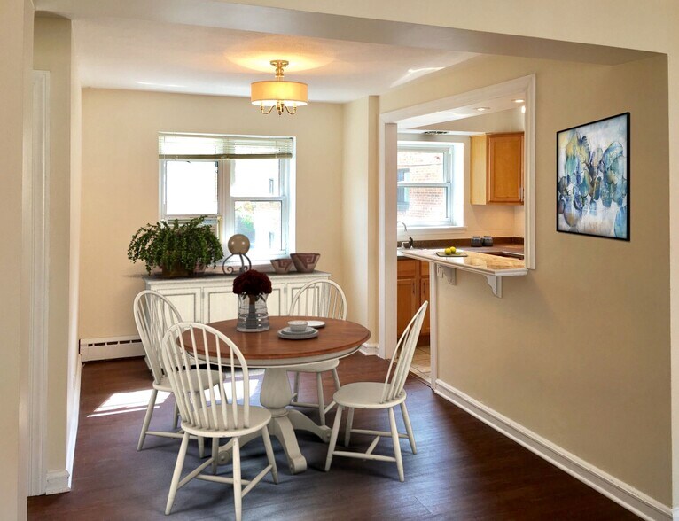 Building Photo - 2311 Central St