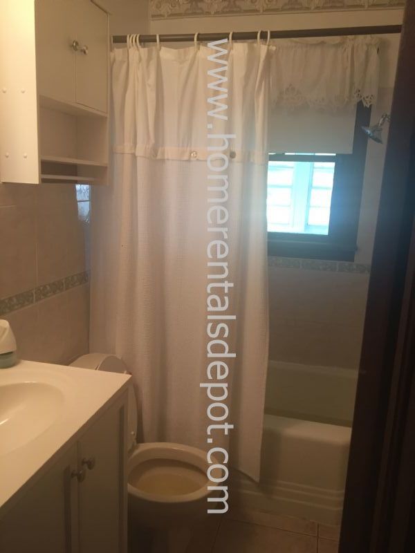Building Photo - Cute 2/1 in the heart of St. Cloud, $1,400...
