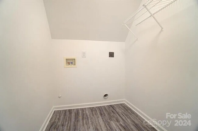 Building Photo - 9839 Brawley Ln